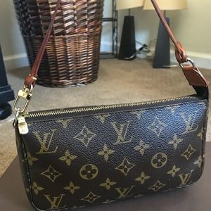 Louis Vuitton Pouchette